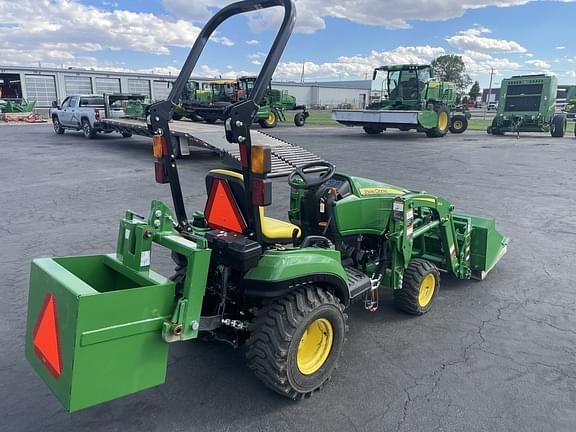 Image of John Deere 1023E equipment image 3