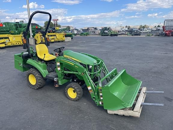 Image of John Deere 1023E equipment image 2