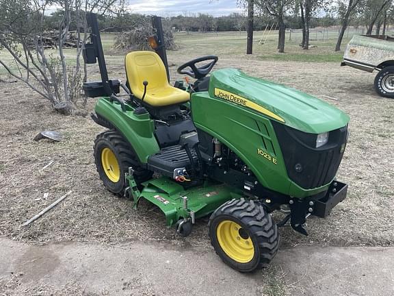 Image of John Deere 1023E equipment image 3