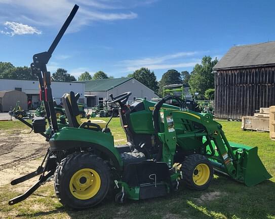 Image of John Deere 1023E equipment image 4