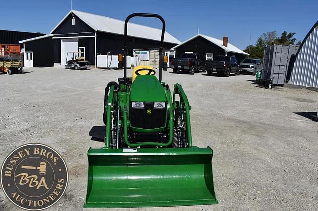 Image of John Deere 1023E equipment image 2