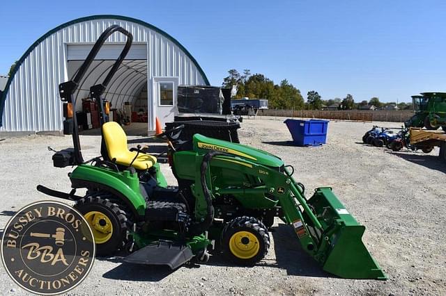 Image of John Deere 1023E equipment image 4