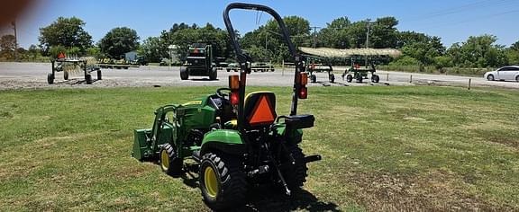 Image of John Deere 1023E equipment image 3