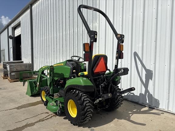 Image of John Deere 1023E equipment image 2