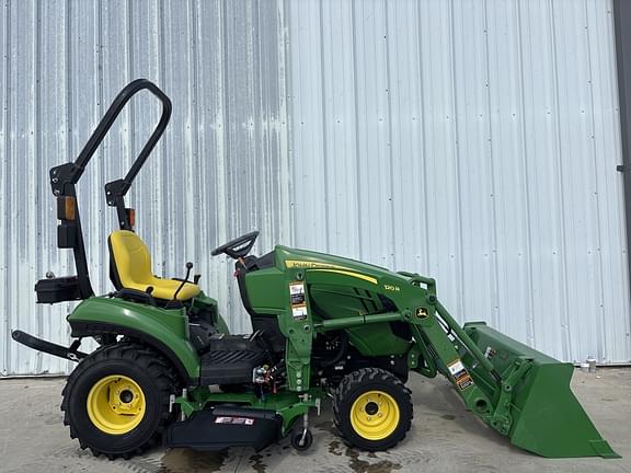 Image of John Deere 1023E equipment image 3