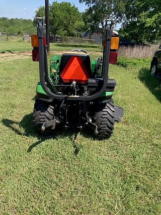 Image of John Deere 1023E equipment image 4