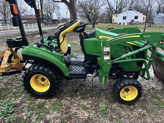 Image of John Deere 1023E equipment image 3