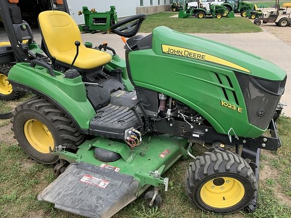 Image of John Deere 1023E equipment image 2