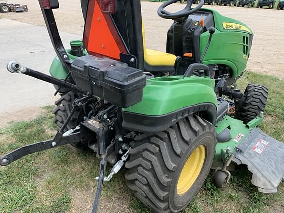 Image of John Deere 1023E equipment image 4