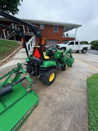 2019 John Deere 1023E Equipment Image0