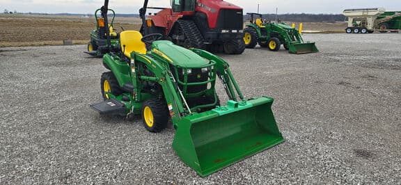 Image of John Deere 1023E equipment image 4