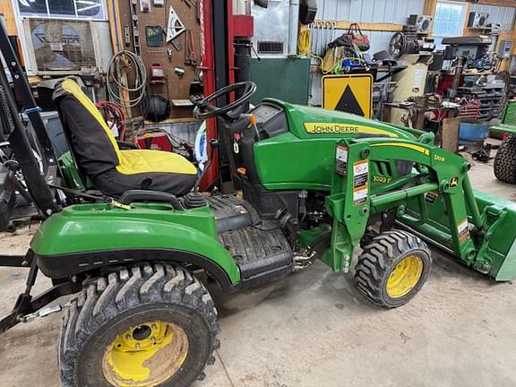 Image of John Deere 1023E equipment image 3