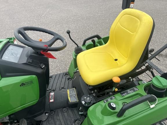 Image of John Deere 1023E equipment image 1
