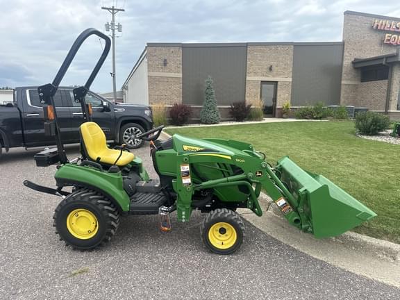 Image of John Deere 1023E equipment image 2