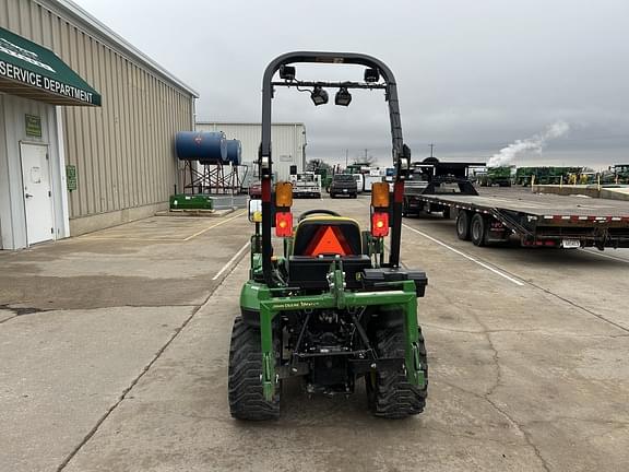 Image of John Deere 1023E equipment image 3