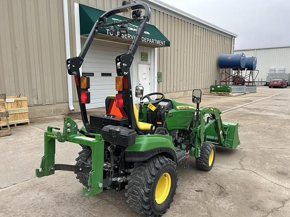 Image of John Deere 1023E equipment image 4