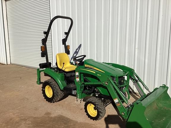 Image of John Deere 1023E equipment image 2