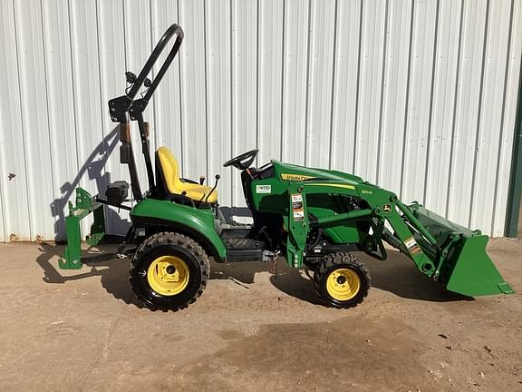 Image of John Deere 1023E equipment image 3