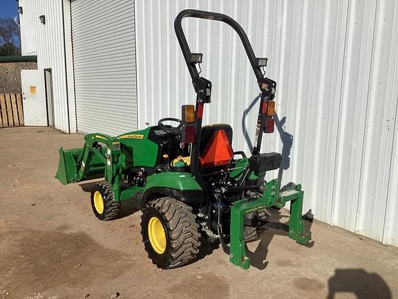 Image of John Deere 1023E equipment image 4