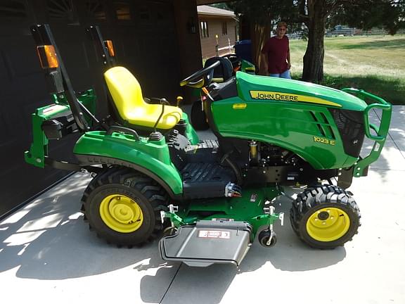 Image of John Deere 1023E equipment image 3