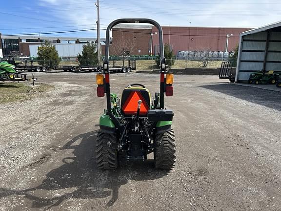 Image of John Deere 1023E equipment image 4