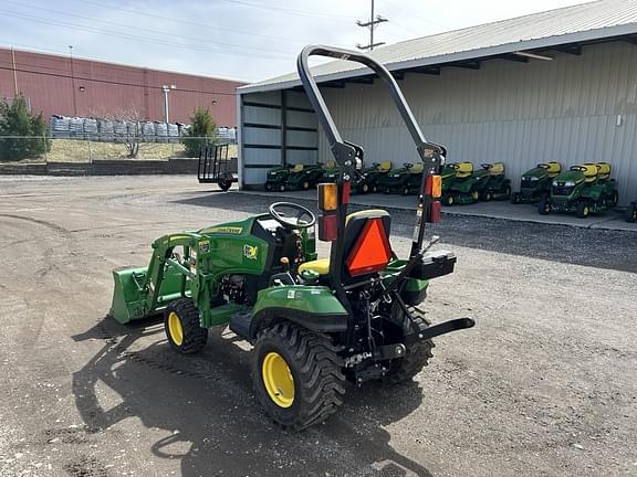 Image of John Deere 1023E equipment image 3