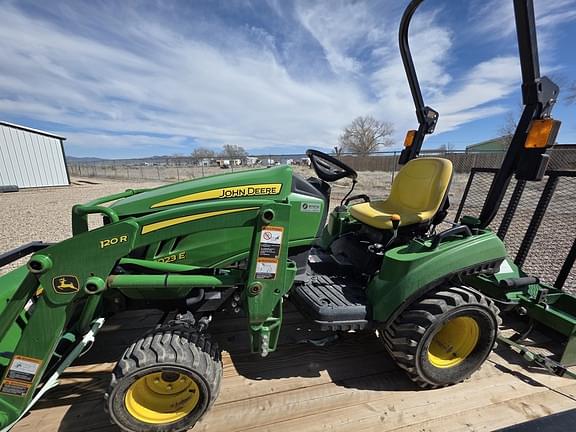 Image of John Deere 1023E equipment image 3