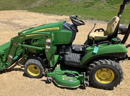 Image of John Deere 1023E equipment image 1