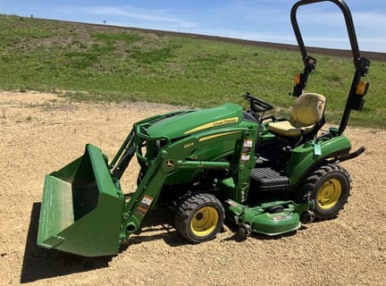 2019 John Deere 1023E Equipment Image0