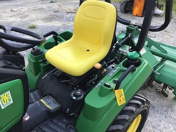 Image of John Deere 1023E equipment image 4