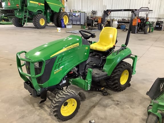 2019 John Deere 1023E Equipment Image0