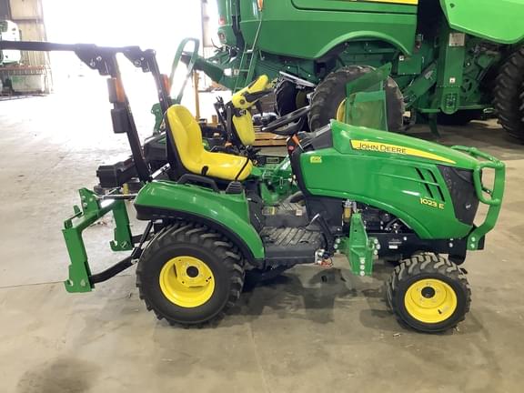 Image of John Deere 1023E equipment image 4