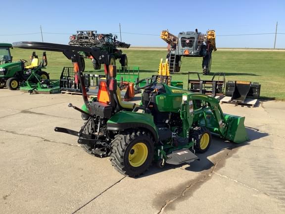 Image of John Deere 1023E equipment image 2