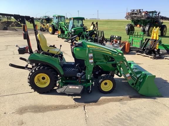 Image of John Deere 1023E equipment image 4
