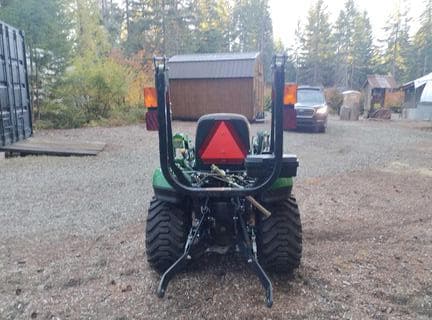 Image of John Deere 1023E equipment image 1