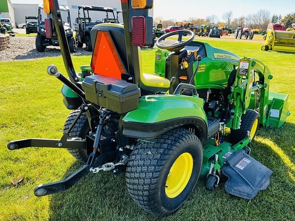 Image of John Deere 1023E equipment image 4