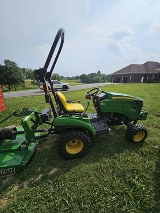 Image of John Deere 1023E equipment image 3