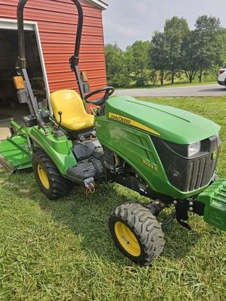 Image of John Deere 1023E equipment image 2