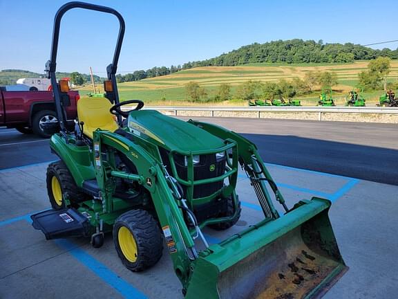 Image of John Deere 1023E equipment image 3