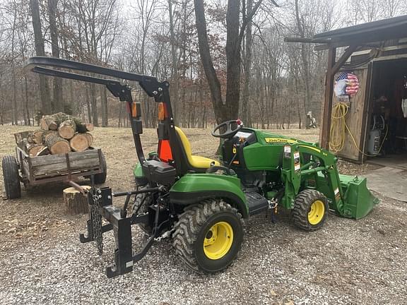 Image of John Deere 1023E equipment image 3