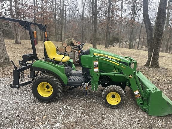 Image of John Deere 1023E equipment image 4