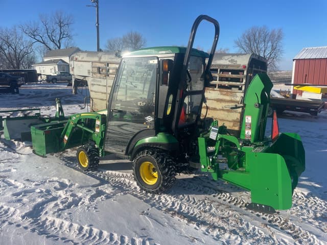 Image of John Deere 1023E equipment image 2