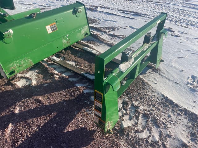 Image of John Deere 1023E equipment image 4