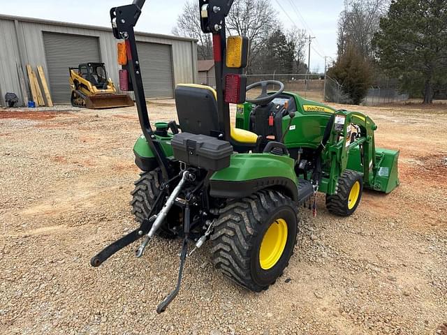 Image of John Deere 1023E equipment image 4