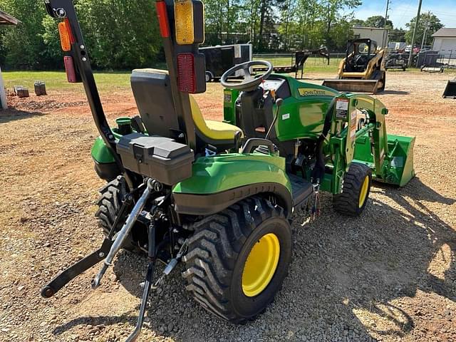 Image of John Deere 1023E equipment image 4
