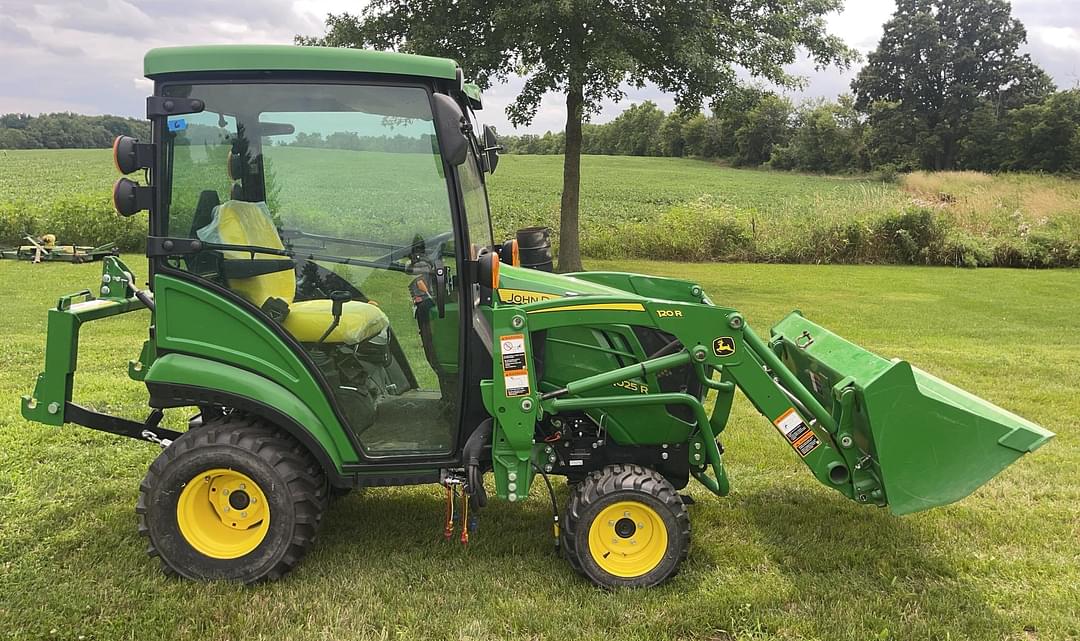 Image of John Deere 1025R Primary image