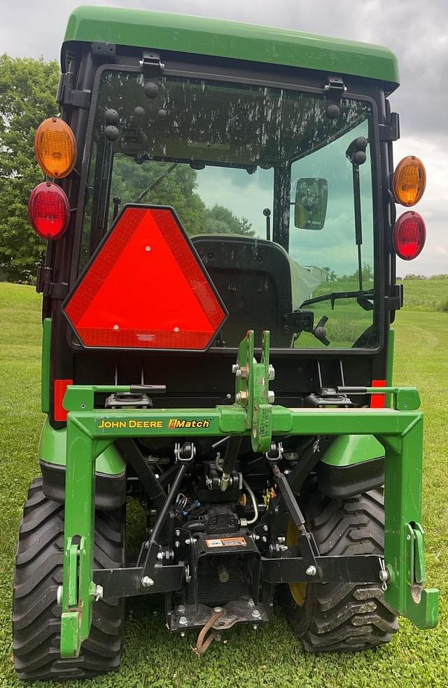 Image of John Deere 1025R equipment image 4