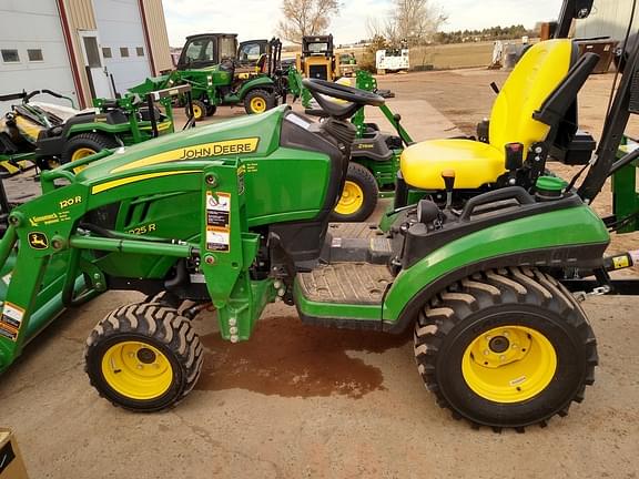 Image of John Deere 1025R equipment image 1