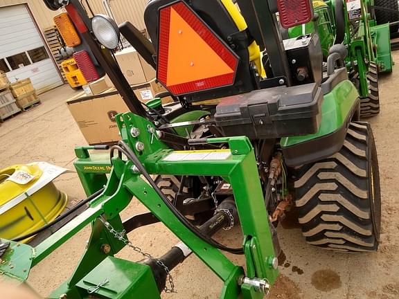 Image of John Deere 1025R equipment image 3