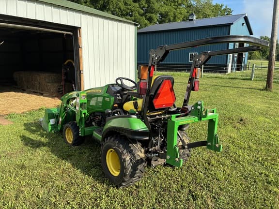 Image of John Deere 1025R equipment image 4